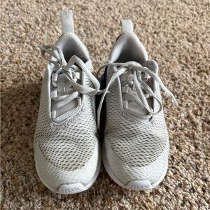 Nike Kids' Air Max 270 Sneaker